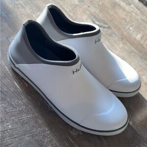 Huk Men's White Rogue Wave Waterproof Shoes